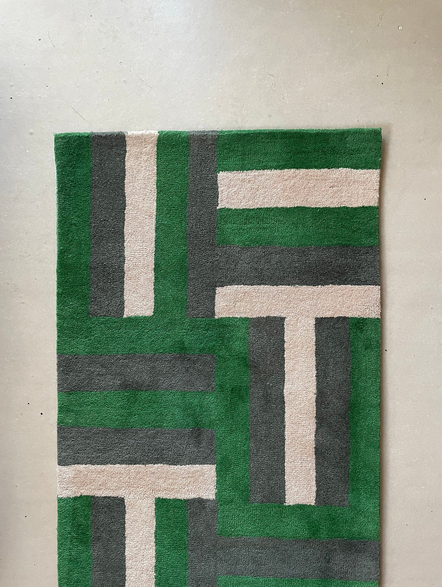 GREEN WEAVE BEDSIDE RUNNER