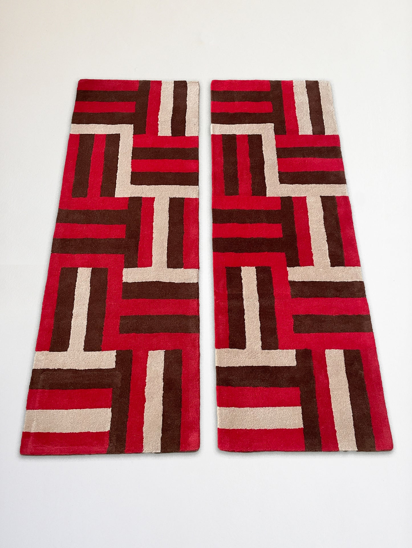RED WEAVE BEDSIDE RUNNER