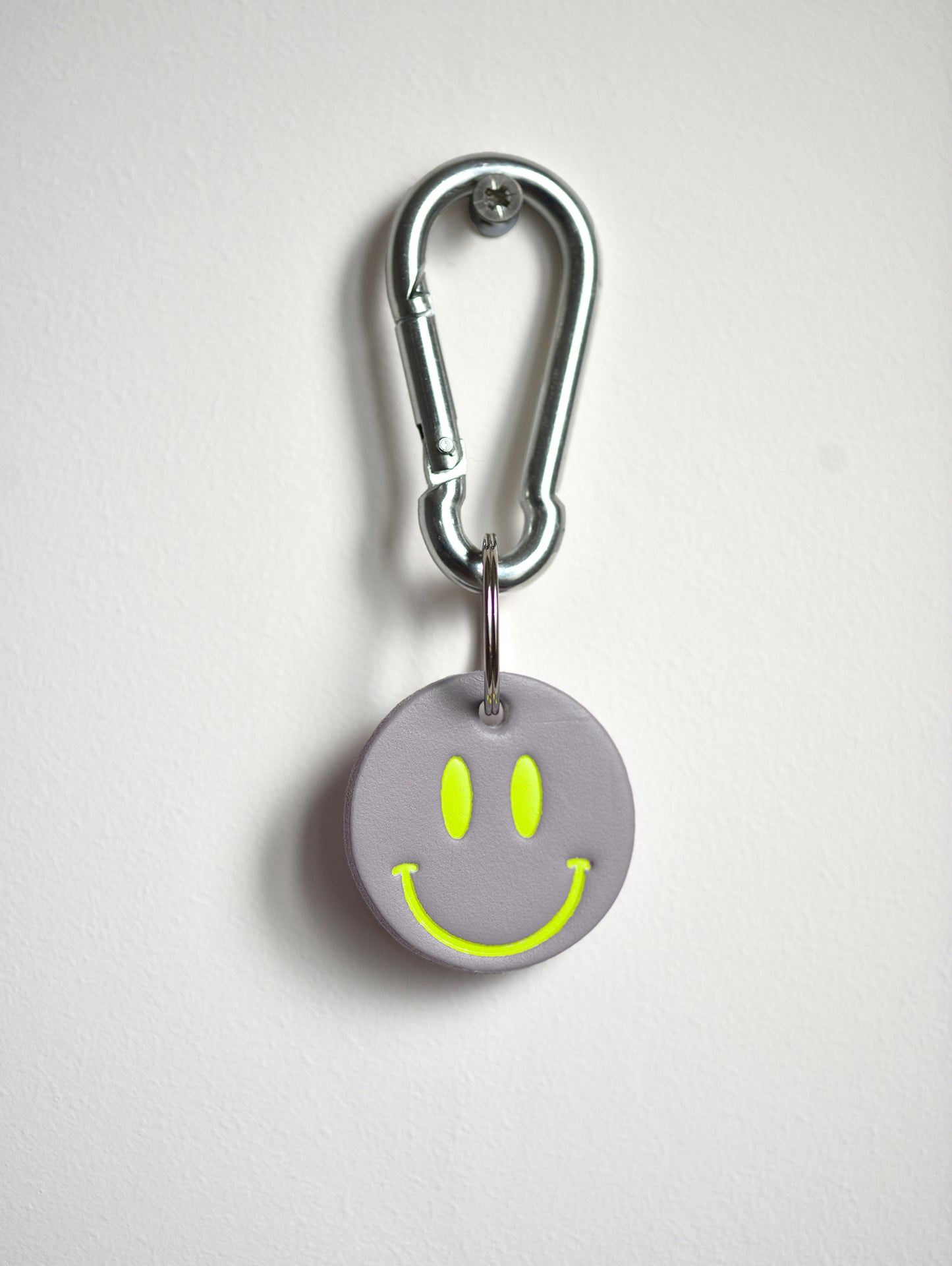 SMILEY GREY LEATHER KEYRING