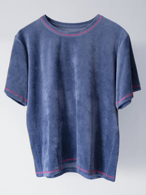 Denim blue velour t-shirt with neon coral overstitch detaIl